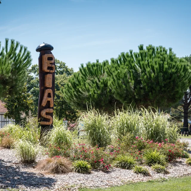 Entrée du village de Bias - Landes